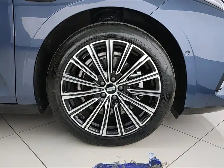 Geely Galaxy Galaxy Xingyao 8 2025 130km EM-P Explorer Edition фото 6