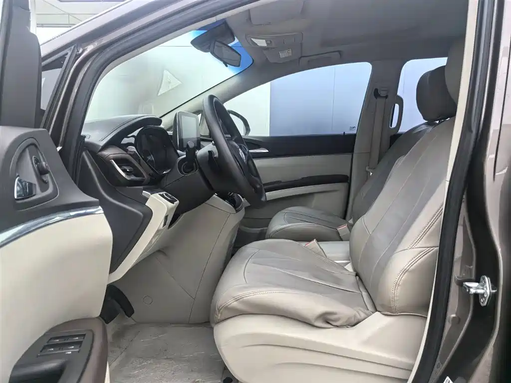 BUICK GL8