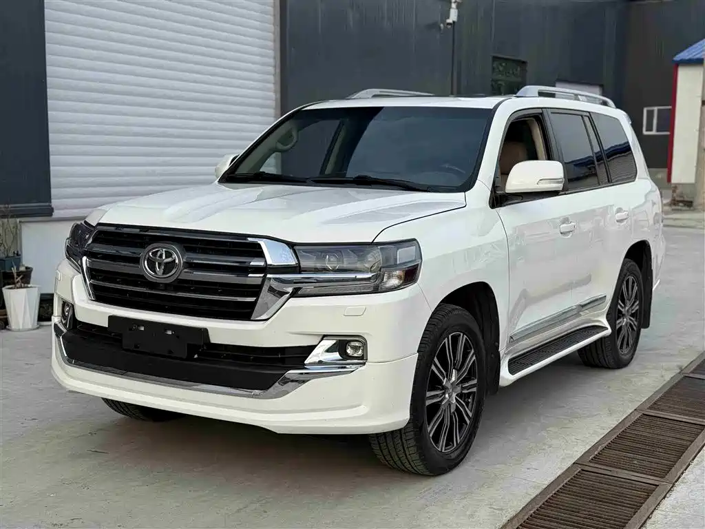 Toyota Land Cruiser 2012 4.0L Automatic VX фото 2