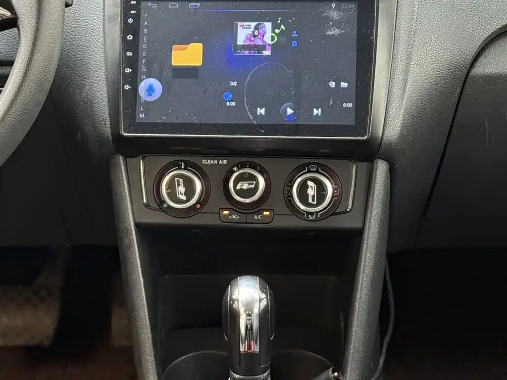 Volkswagen Polo 2016 1.4L Automatic Trend фото 6
