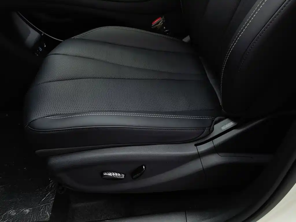 BYD Hai Shi 05 EV 2026 2025 520KM Smart Navigation Edition