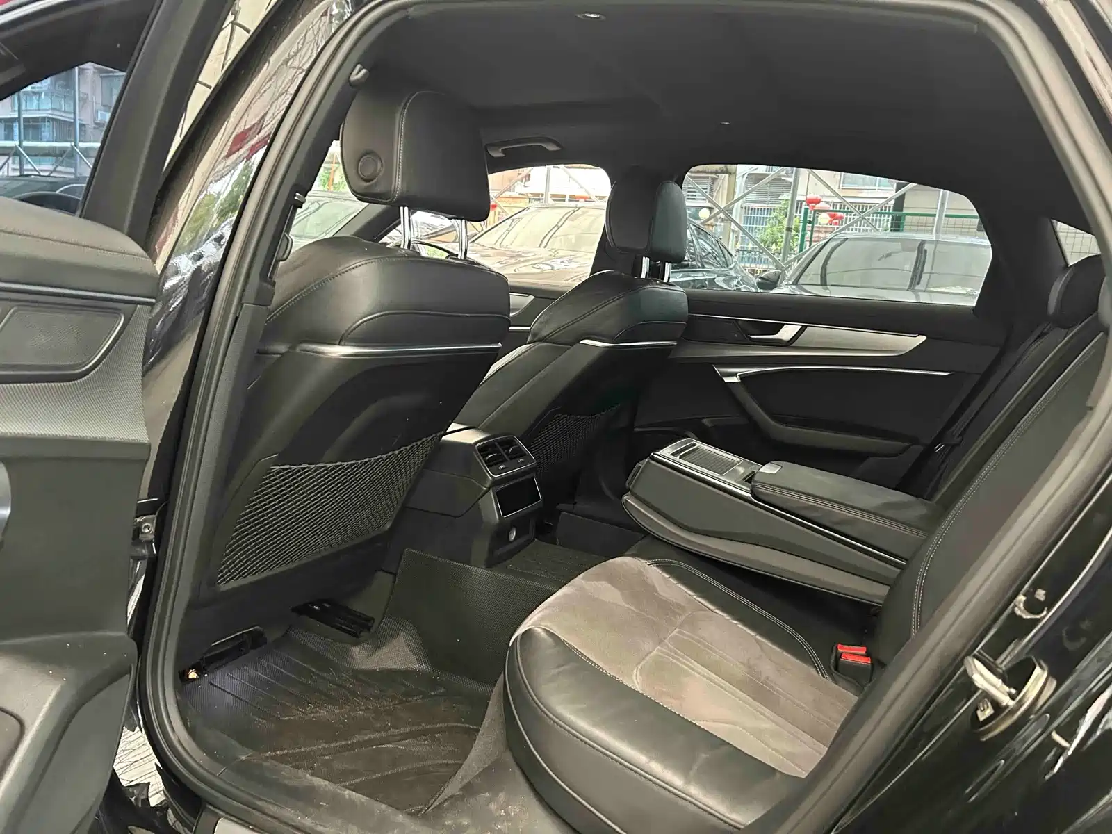 Фото 5 - Audi A6L