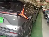 Фото 8 - Geely Atlas