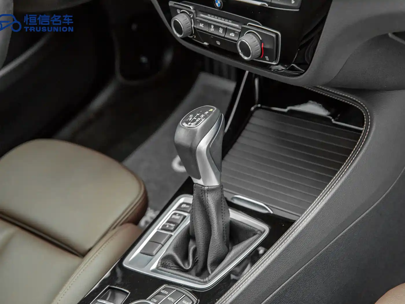 BMW 1 Series 2019 120i Leading M Sport Package фото 17