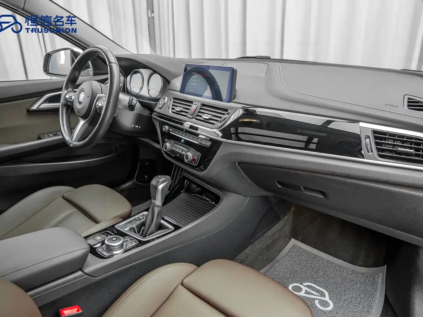 BMW 1 Series 2019 120i Leading M Sport Package фото 13