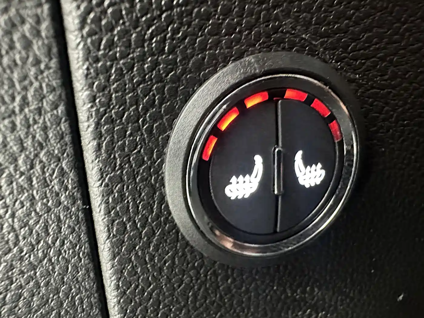Haval M6 2023 PLUS 1.5T DCT Luxury Smart Connect фото 13