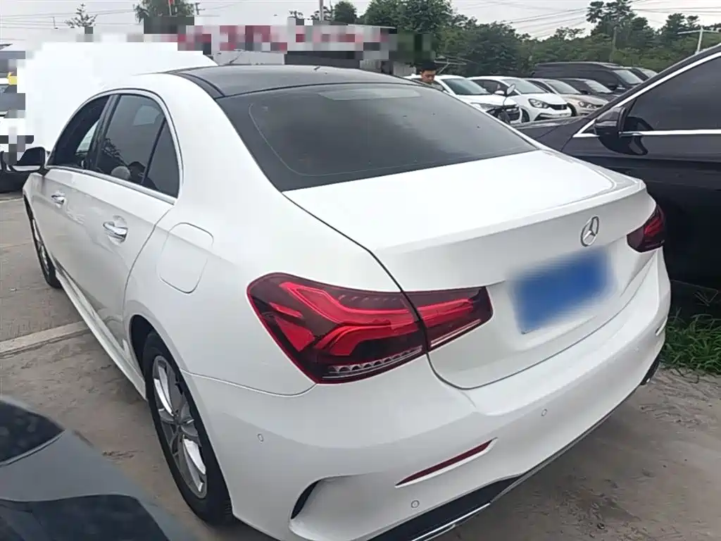 Mercedes-Benz A-Class 2019 A 200 L Sport Sedan фото 5