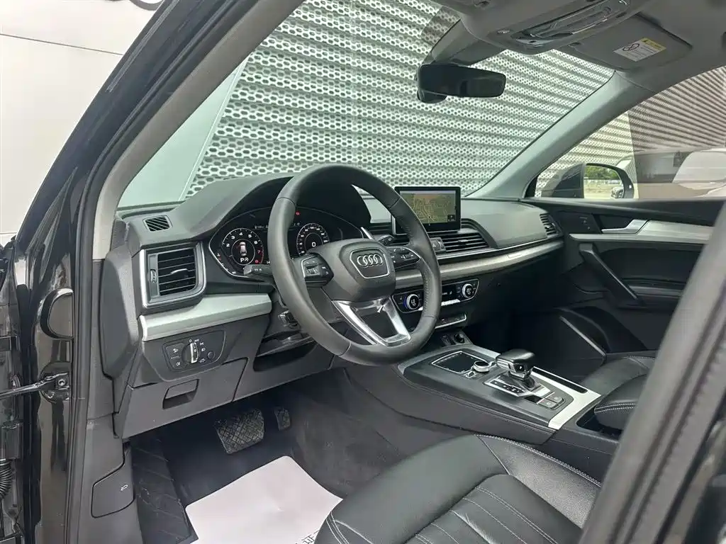 Audi Q5L 2020 Facelift 40 TFSI Honor Fashion фото 14