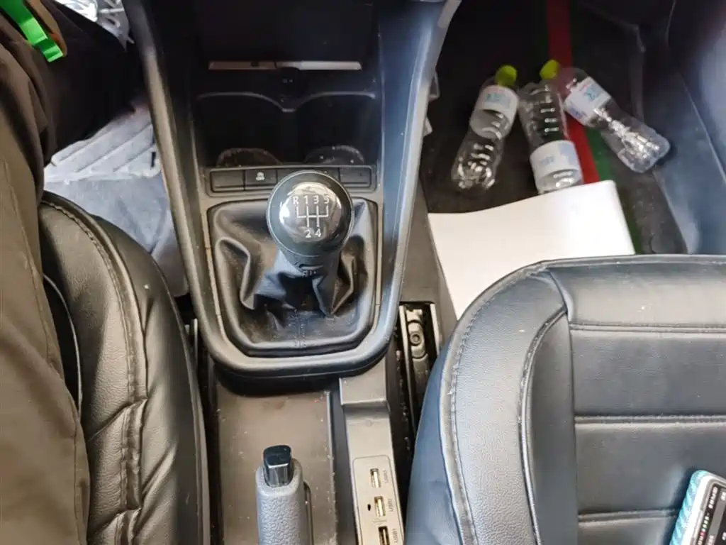VOLKSWAGEN SANTANA