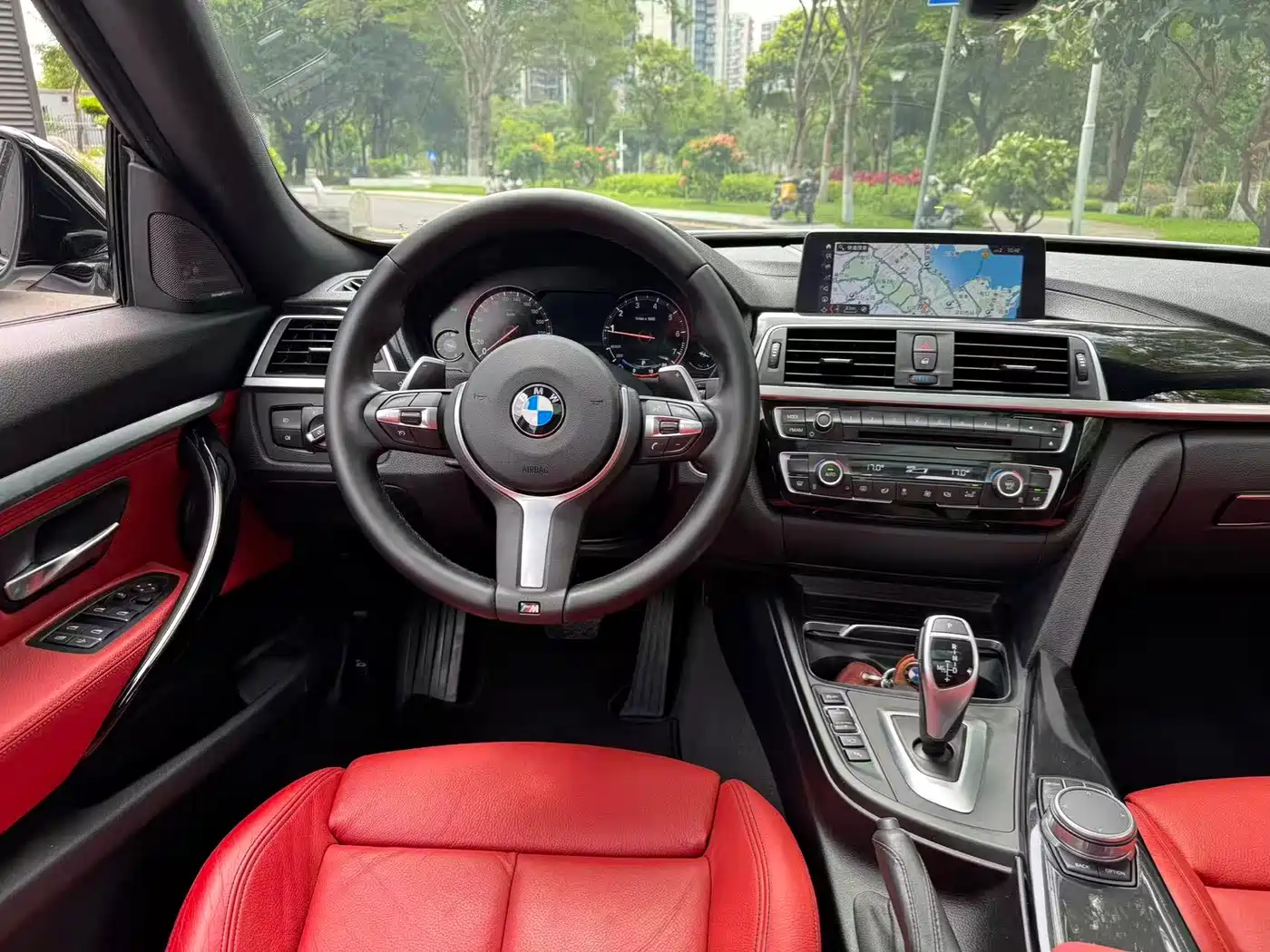 BMW 3 Series GT 2020 320i M Sport Black Night Edition фото 11