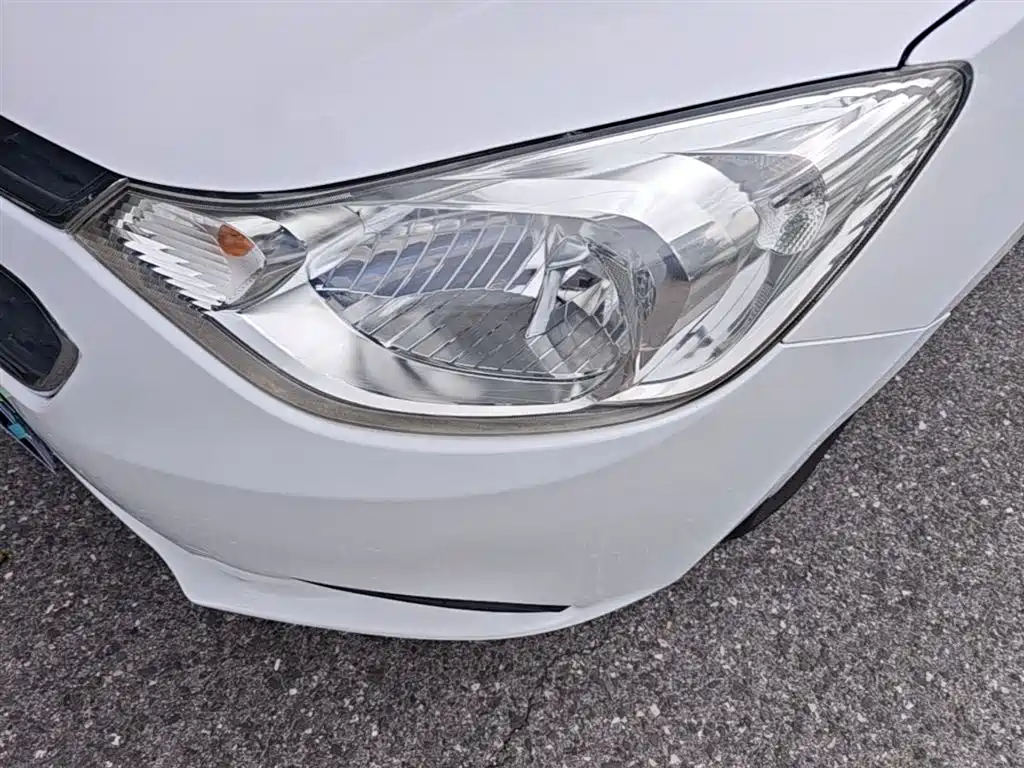 Chevrolet Sail 2015 Sail 3 1.5L Manual Ideal Sunroof Edition фото 24