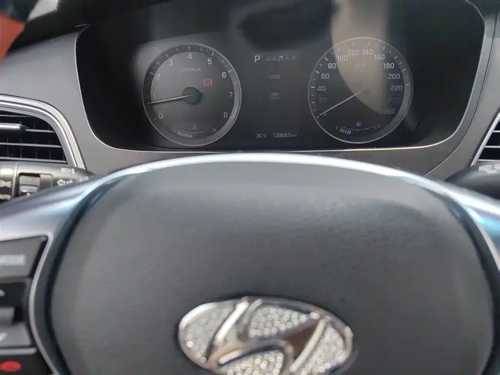 Hyundai Sonata 2015 1.6T DLX Premium фото 3
