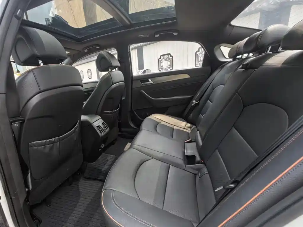Hyundai Sonata 2015 1.6T DLX Premium фото 11