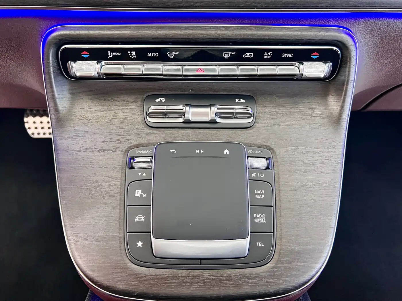 Mercedes-Benz V-Class 2024 V 300 L Long Wheelbase Luxury Edition фото 17