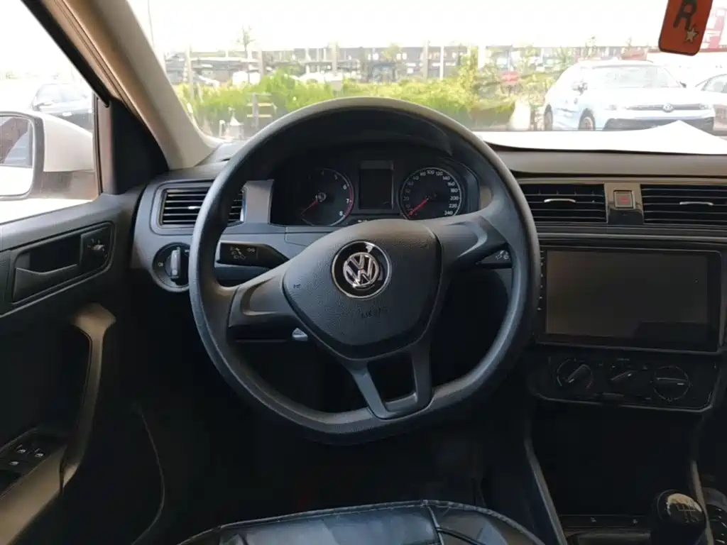 VOLKSWAGEN SANTANA