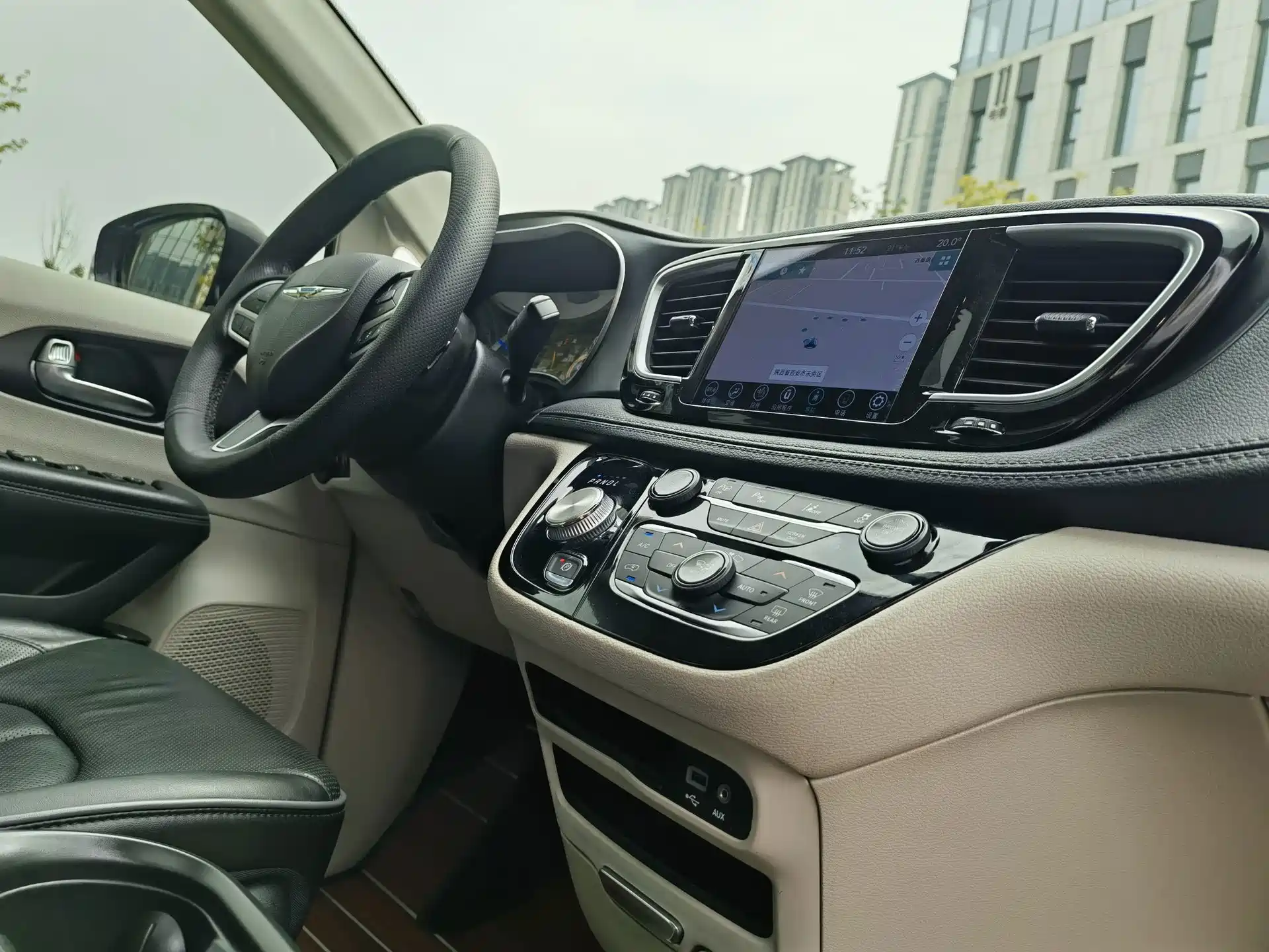 Фото 14 - Chrysler Pacifica PHEV