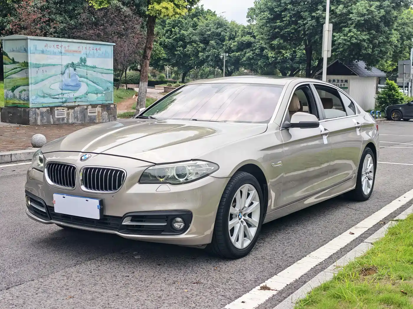 Photo 1 - BMW 5 Series
