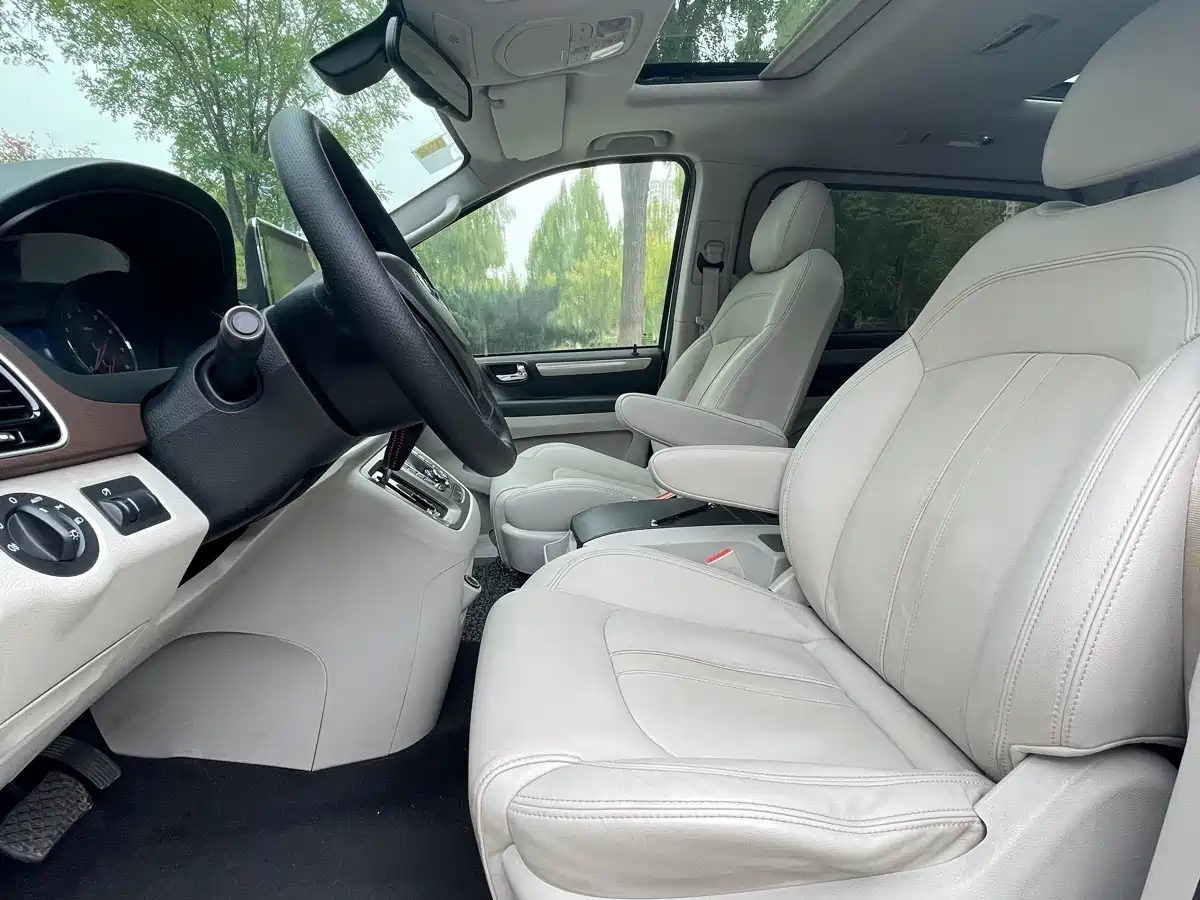 SAIC Maxus Maxus G10 2018 PLUS 2.0T Automatic Luxury Executive Edition фото 9