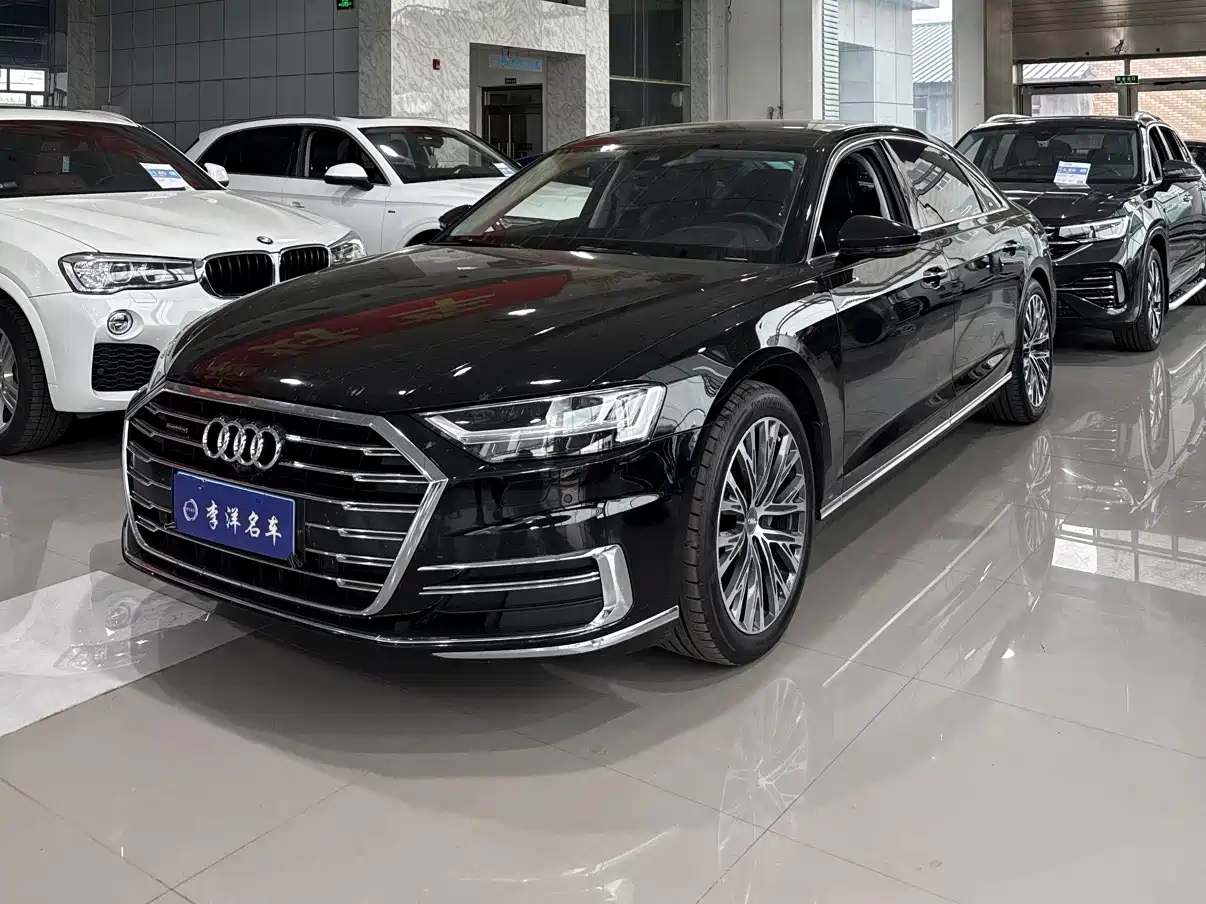 AUDI A8