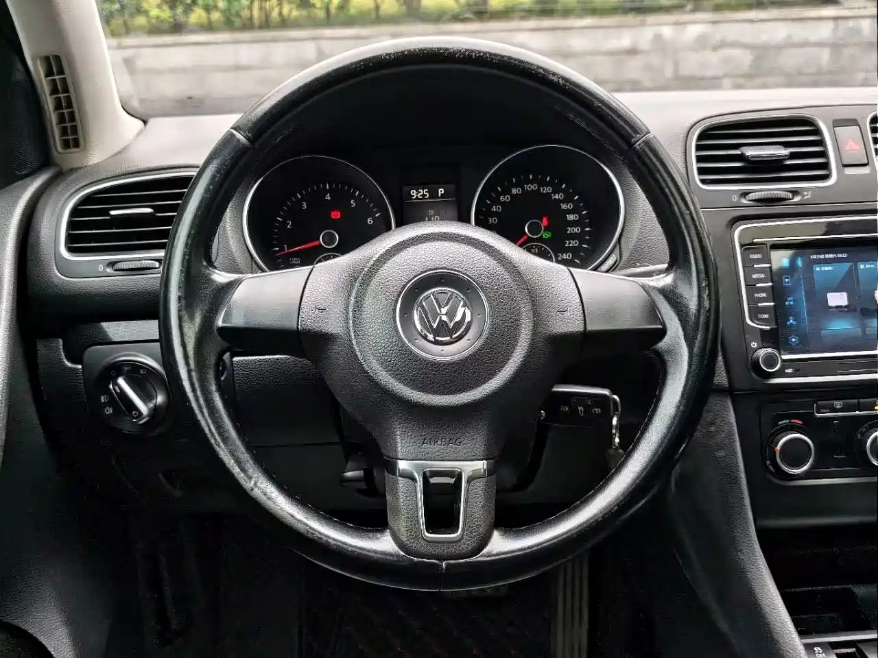 Фото 16 - Volkswagen Golf