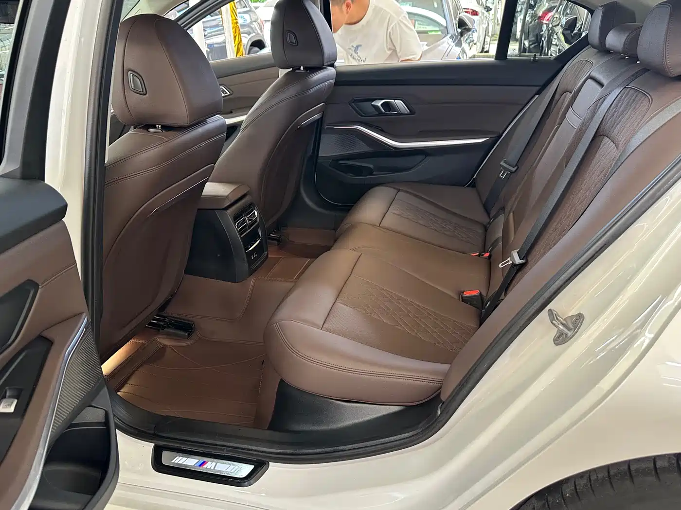 BMW 3 Series 2024 325i M Sport Package фото 8