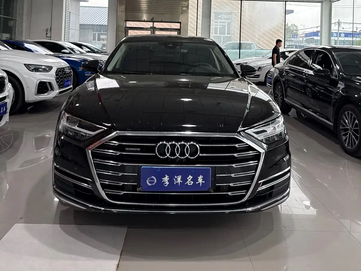 AUDI A8