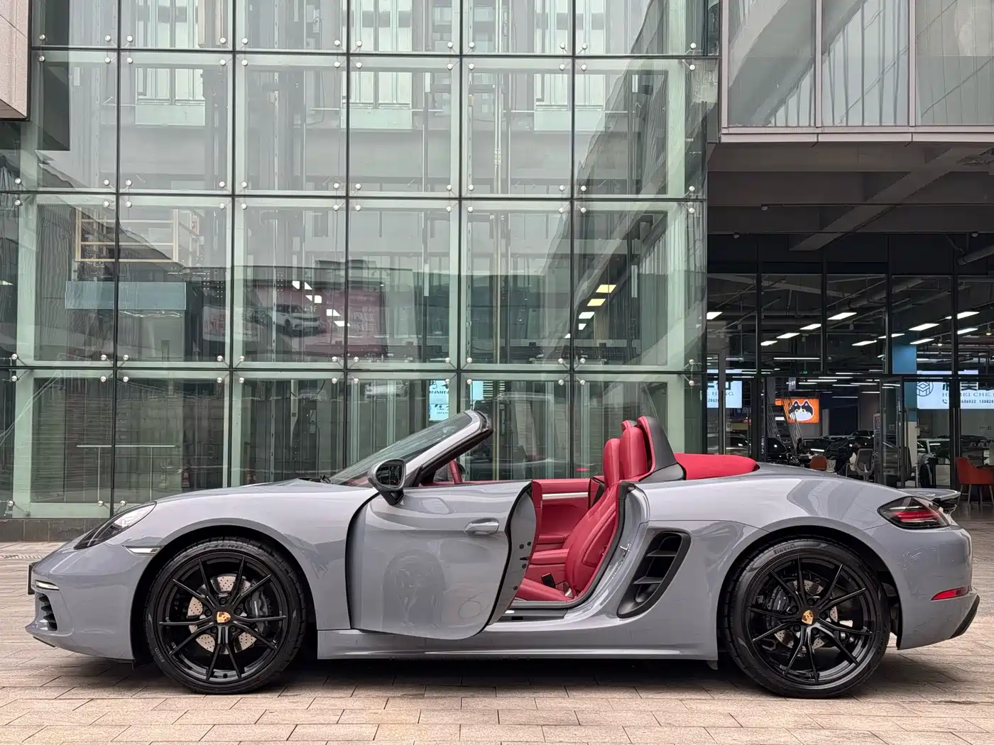 Porsche 718 2023 Boxster Style Edition 2.0T фото 4