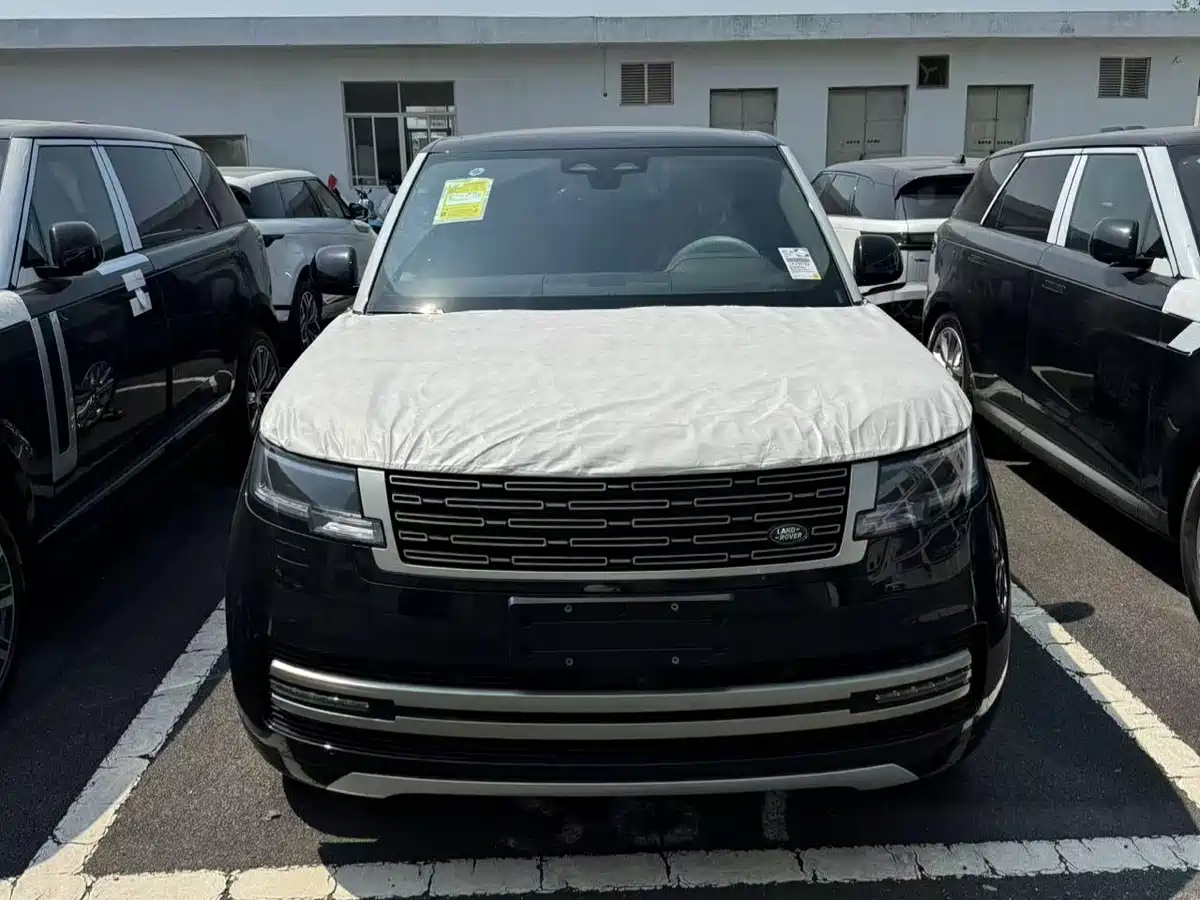 Land Rover Range Rover 2026 Model 3.0 L6 400PS SE Long Wheelbase Version фото 2