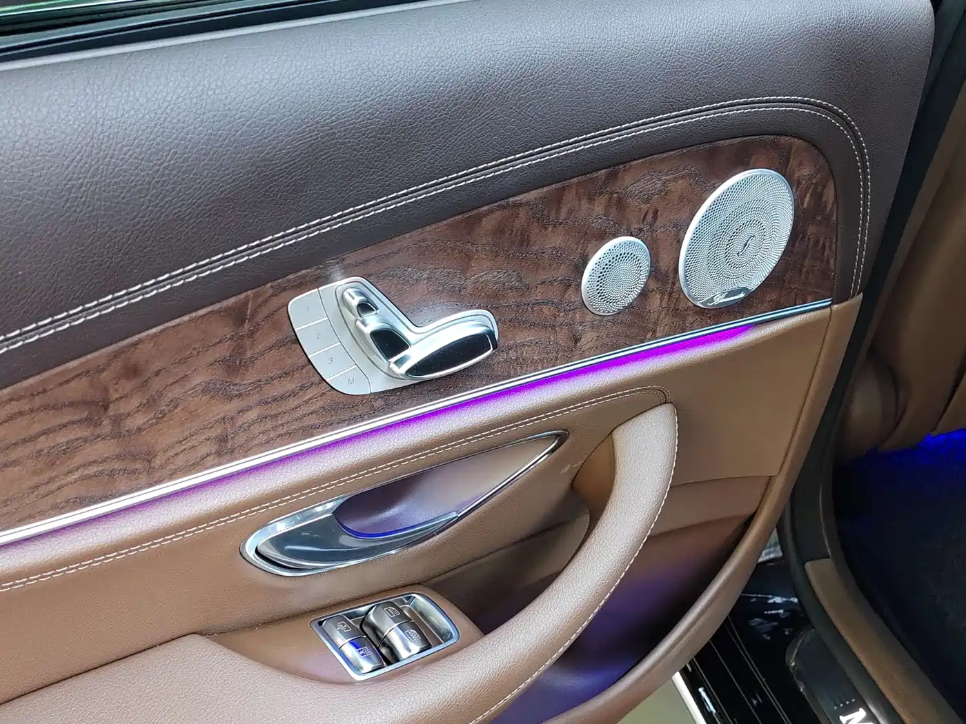 Mercedes-Benz E-Class, миниатюра 10