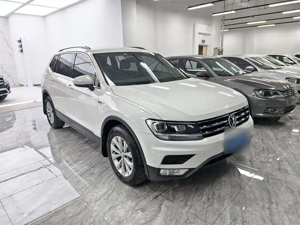 Volkswagen Tiguan L 2018 330TSI Automatic 2WD Trend Edition фото 3