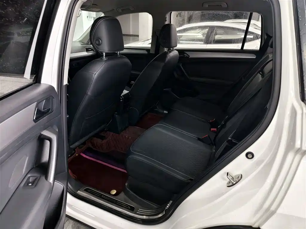 Volkswagen Tiguan L 2018 330TSI Automatic 2WD Trend Edition фото 9