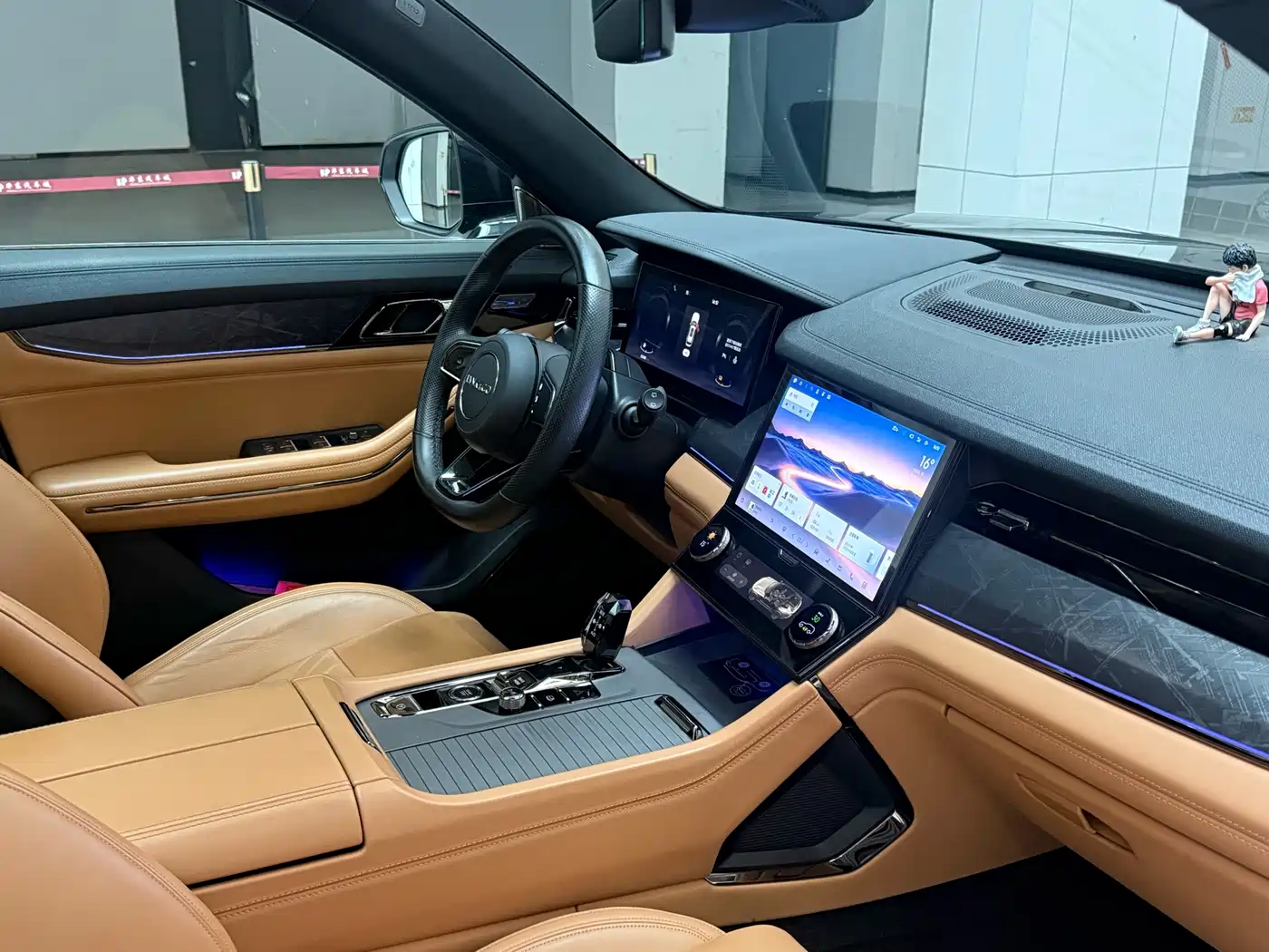 Lynk & Co 09 EM-P 2021 2.0T PHEV Halo 6-seater фото 18