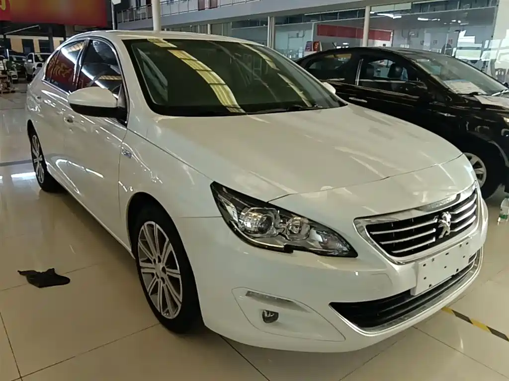 Peugeot 408 2016 1.6T Automatic Luxury Edition фото 4