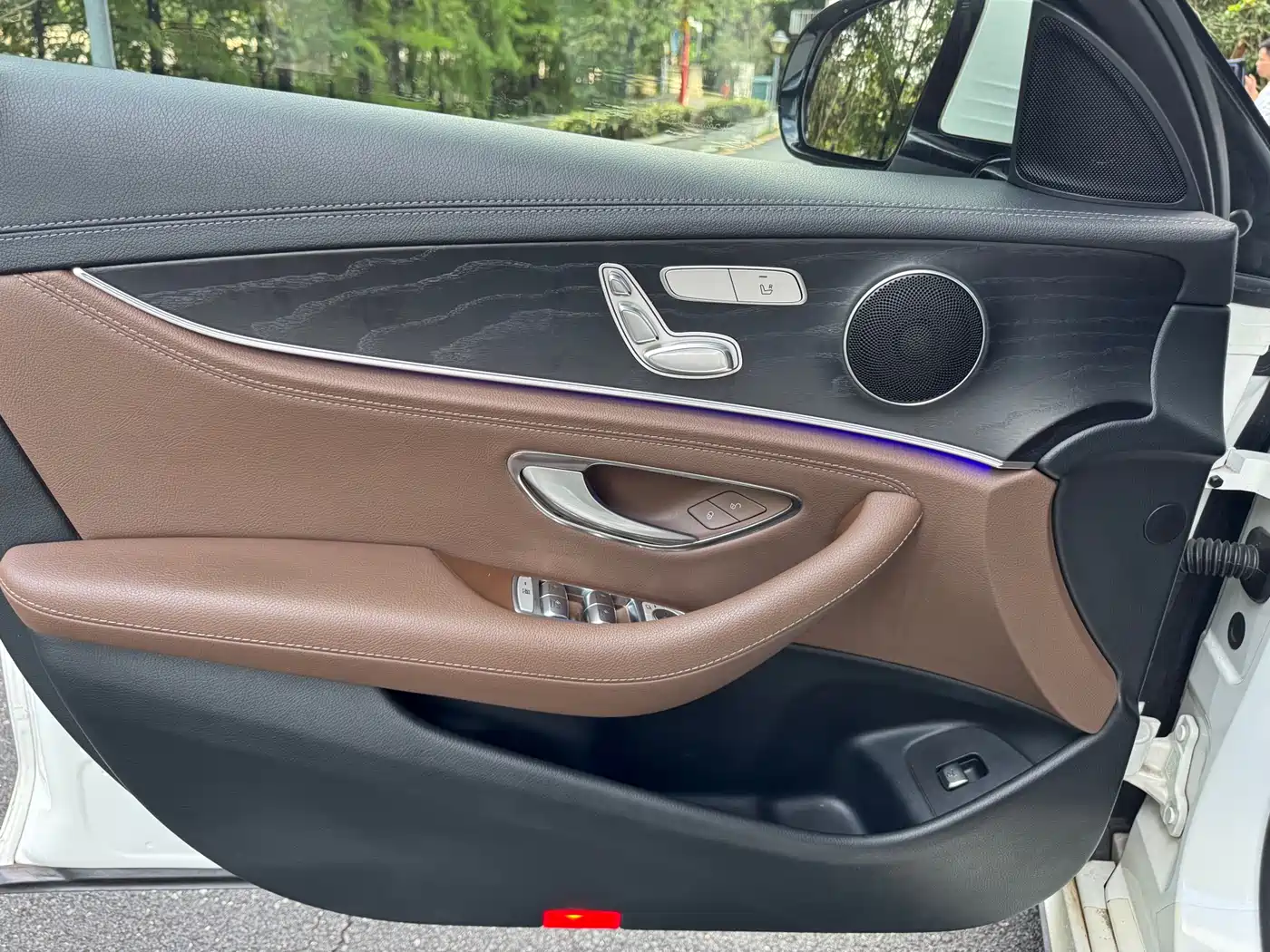 Mercedes-Benz E-Class 2016 E 200 L Sport Type фото 15