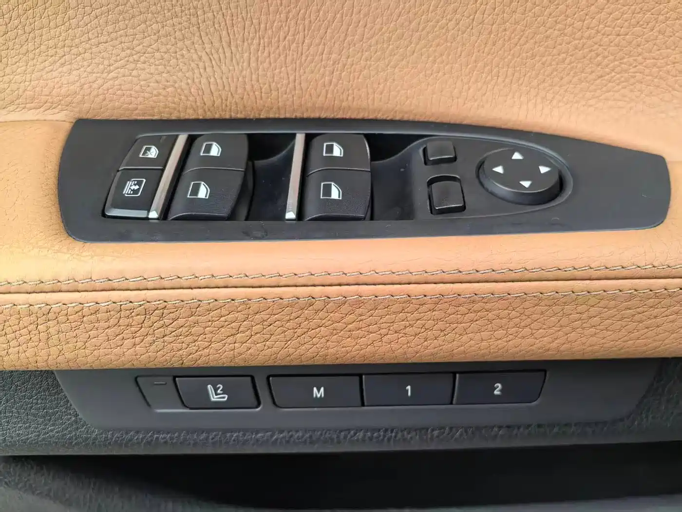 BMW 7 Series 2013 Model 730Li Leading фото 13