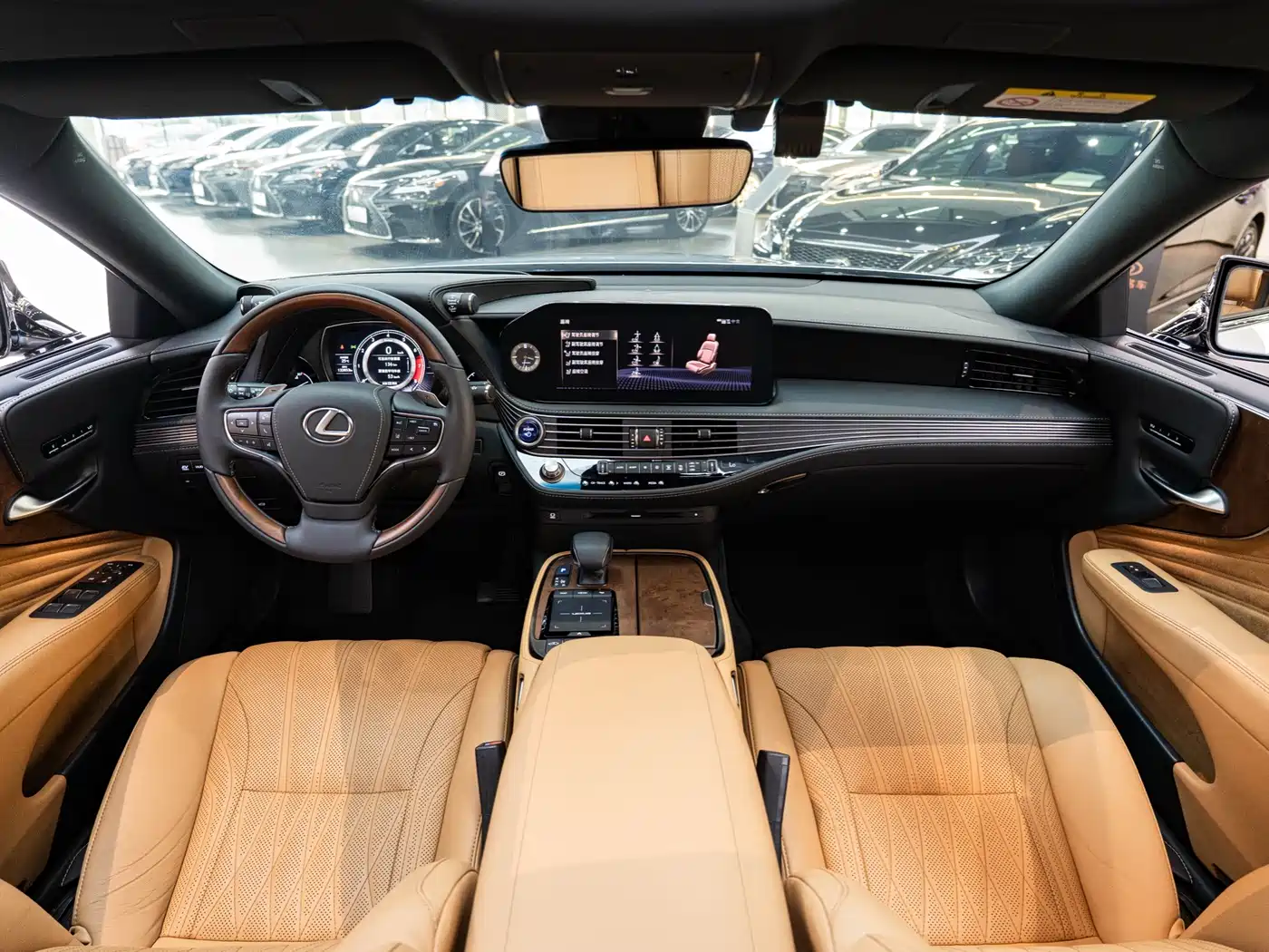 Lexus LS 2021 500h Premium Edition фото 14