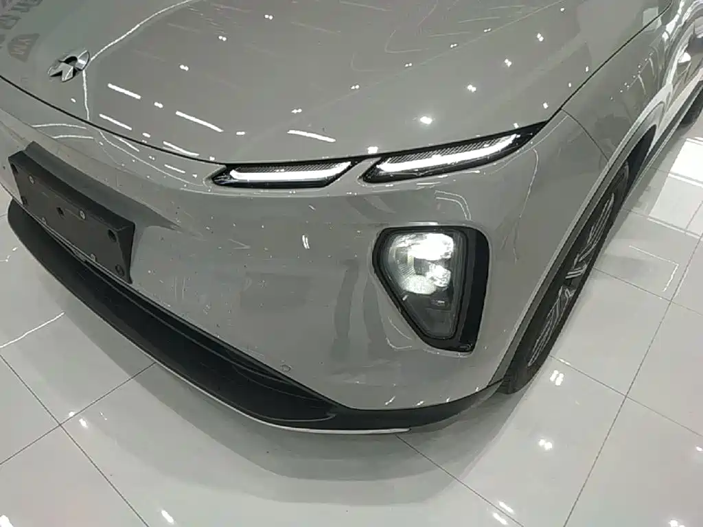 Фото 24 - NIO EC6
