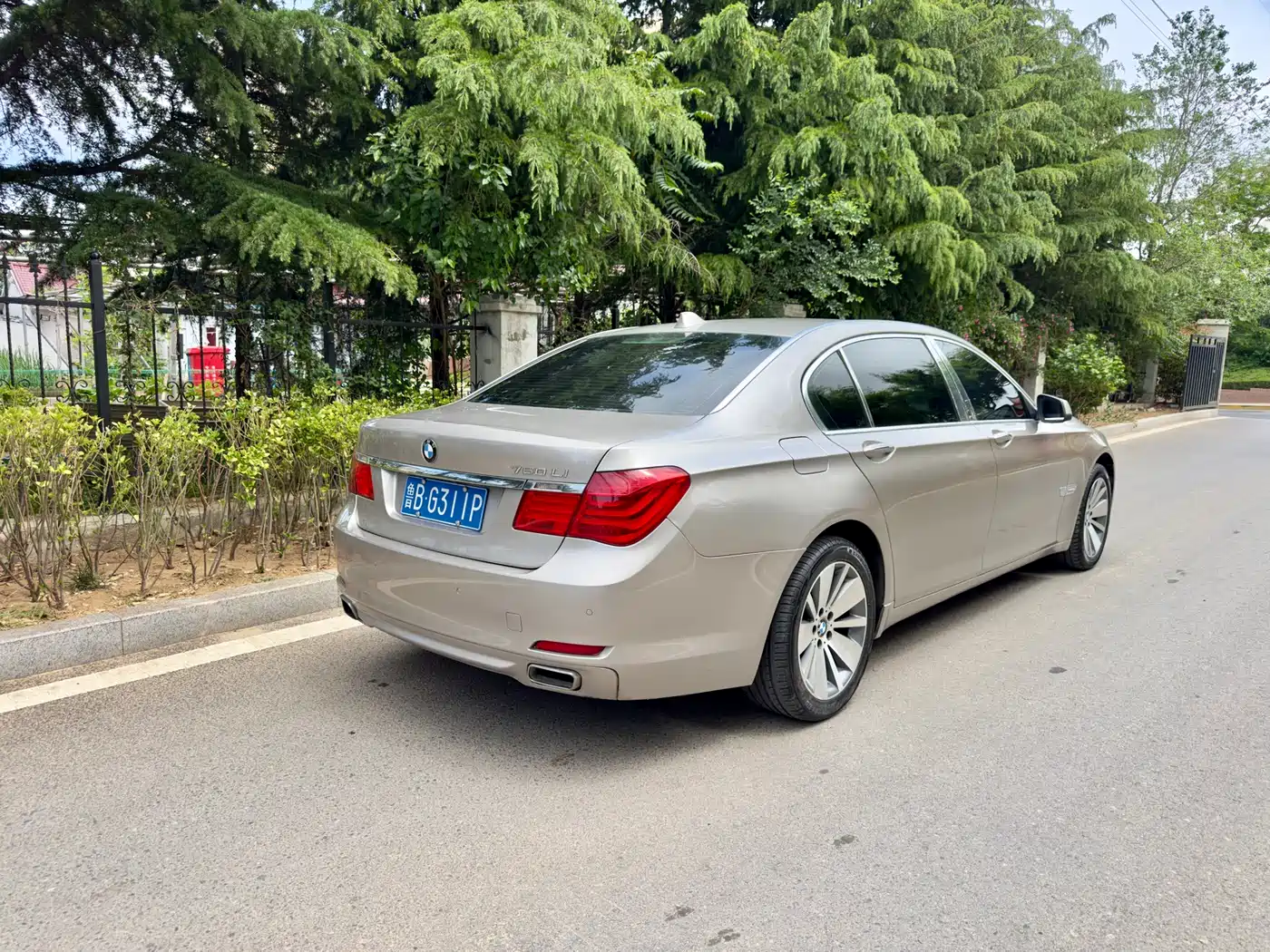 BMW 7 Series 2011 730Li Elegance фото 7
