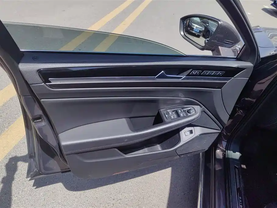 Volkswagen Phideon 2018 Facelift 380TSI FWD Business фото 7