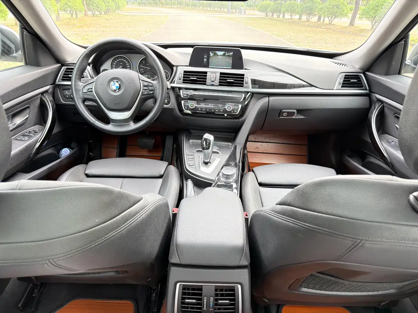 BMW 3 Series GT 2019 320i Fashion Model фото 11