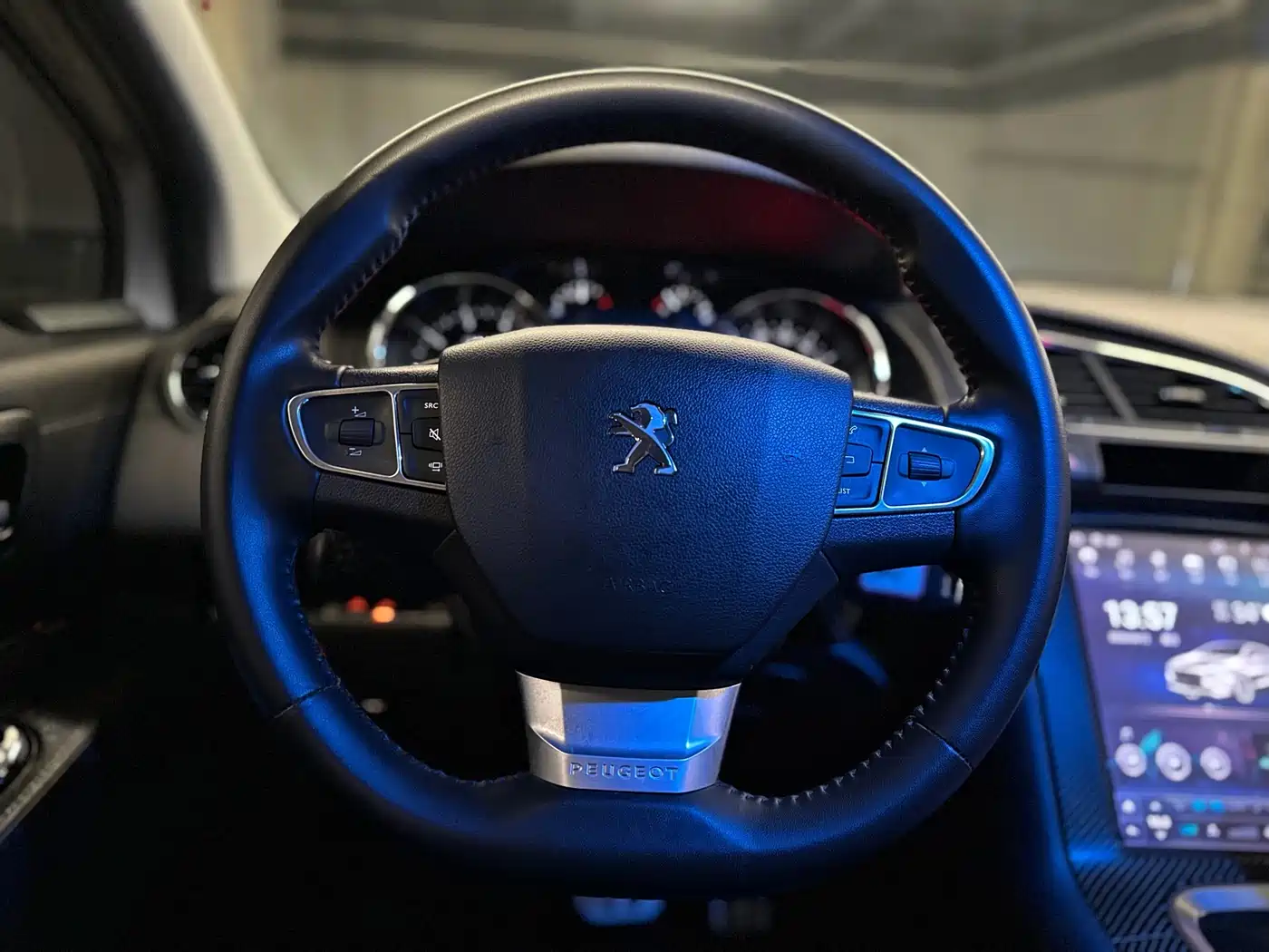 Peugeot 3008 2016 2.0L Automatic Classic Edition фото 20