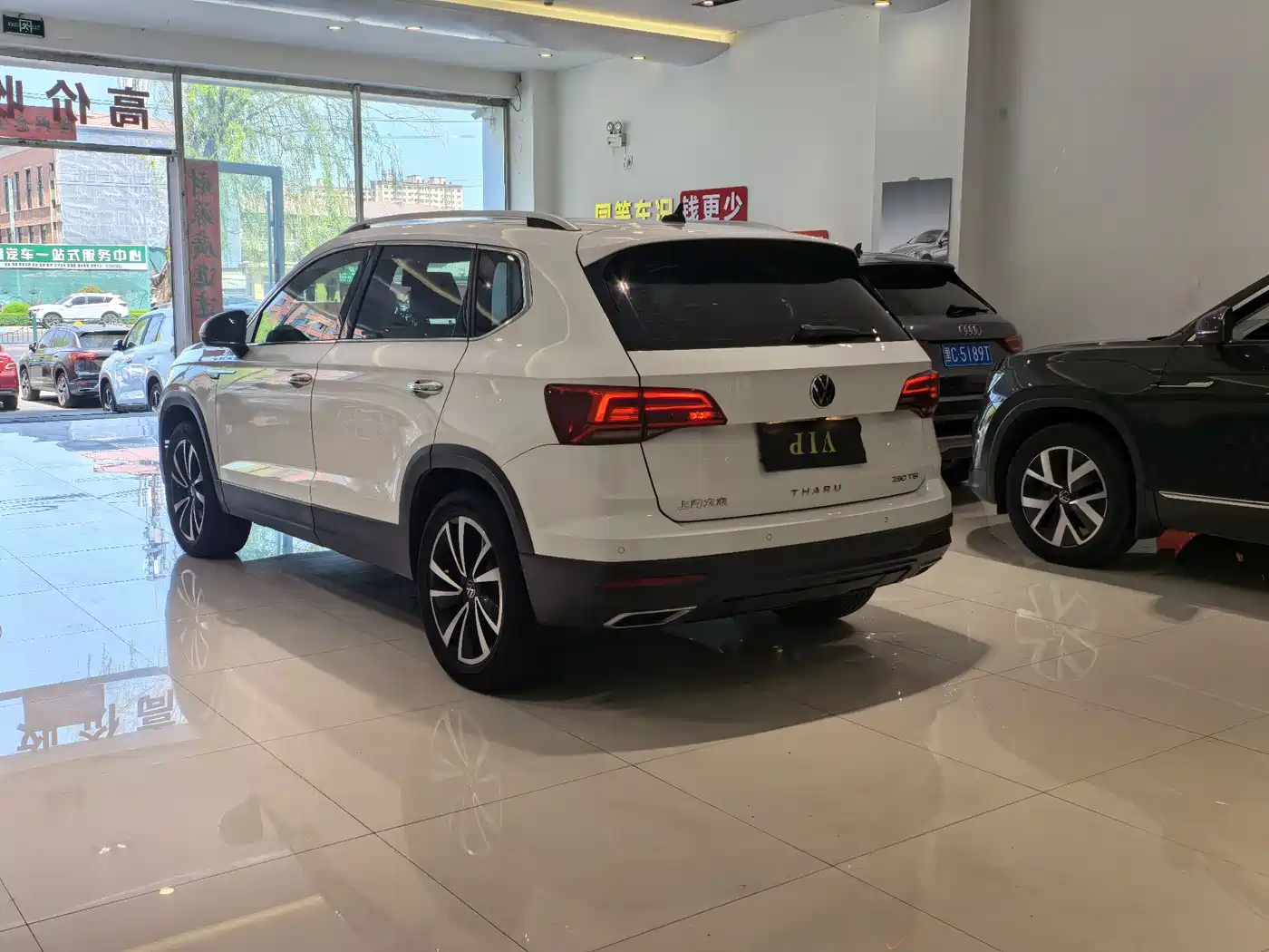 Volkswagen Tharu 2022 280TSI FWD Luxury Edition фото 24