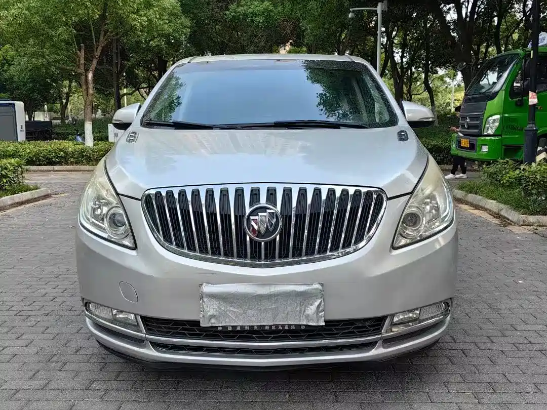 Buick GL8 2011 2.4L CT Luxury Business Comfort Edition фото 8