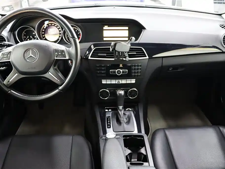 Mercedes-Benz C-Class 2011 C 180K Classic фото 6