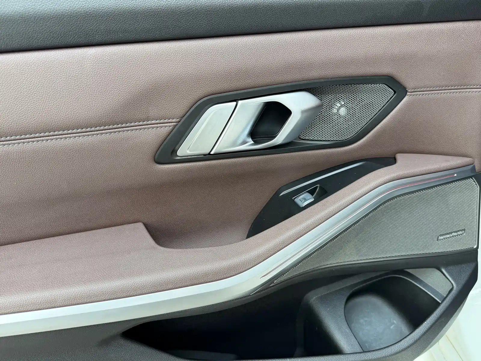 Photo 16 - BMW 3 Series