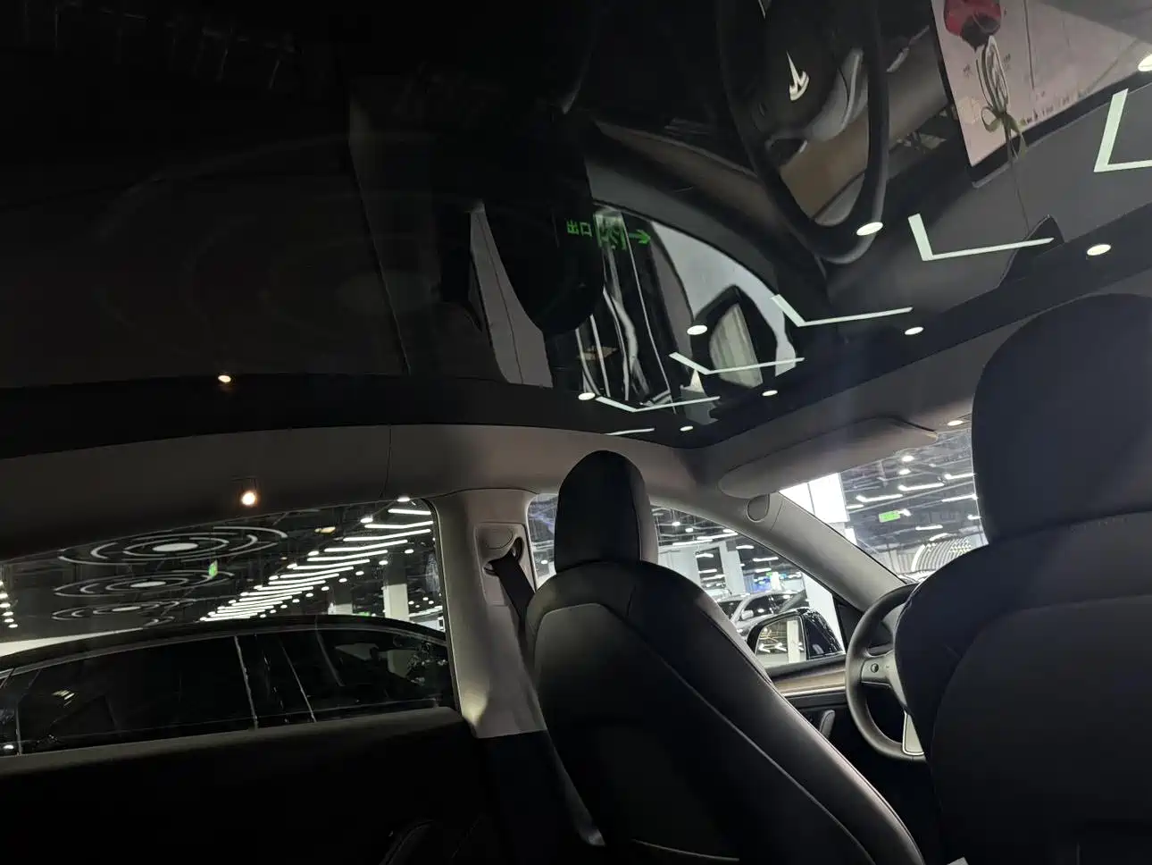 Photo 14 - Tesla Model Y