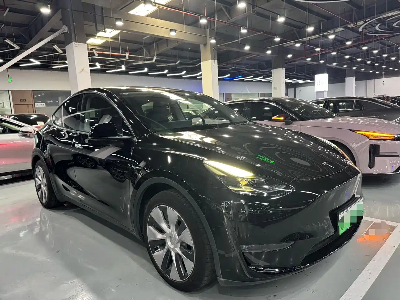 Photo 3 - Tesla Model Y