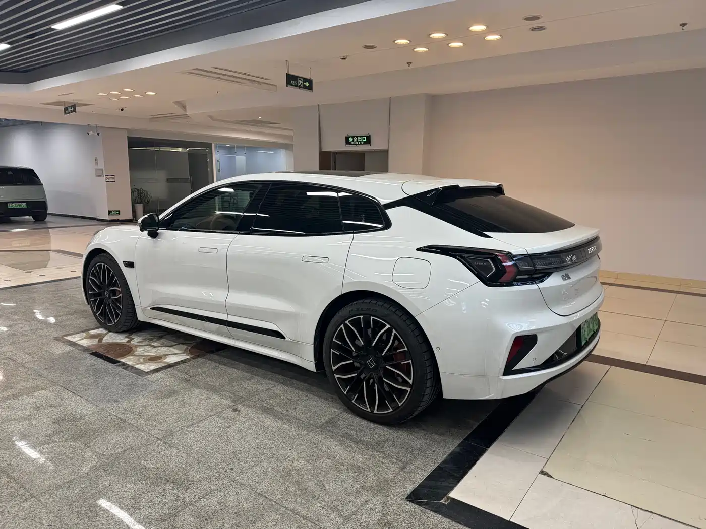 ZEEKR EXTREME KRYPTON 001