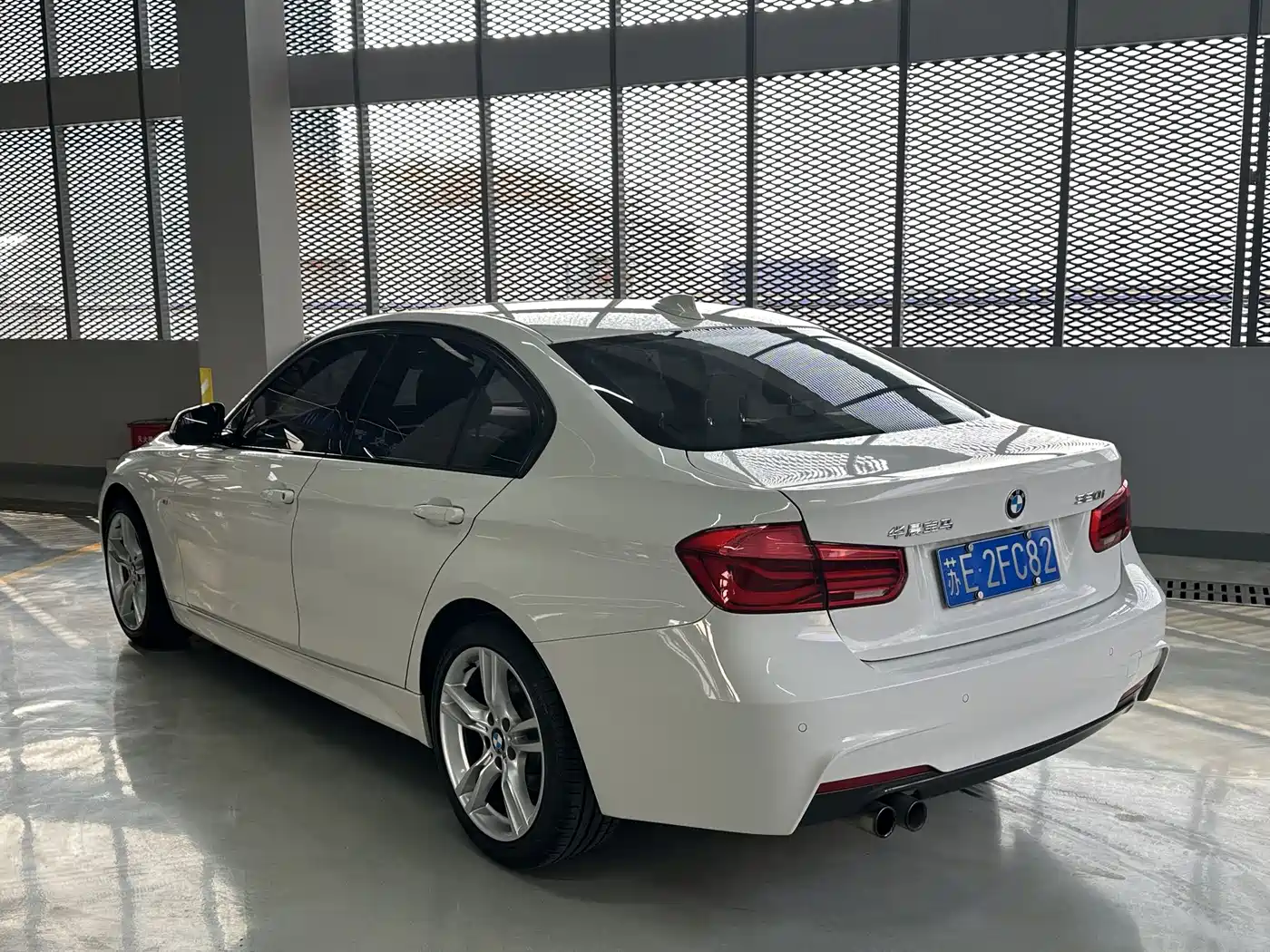 BMW 3 Series 2017 320i M Sport фото 6