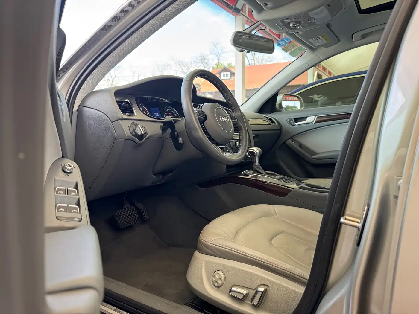 Audi A4L 2015 35 TFSI Auto Comfort фото 3